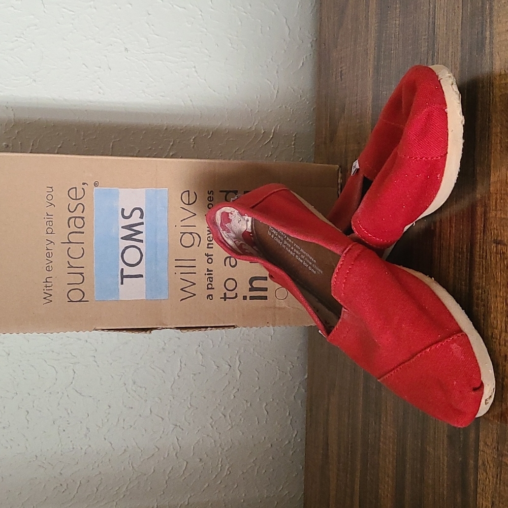 Tom's flats